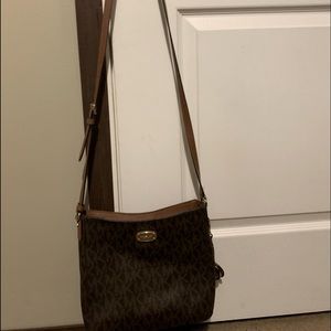 Michae Kors crossbody purse